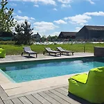 Holiday home Maison Normande Avec Piscine A 10 Min D'honfleur